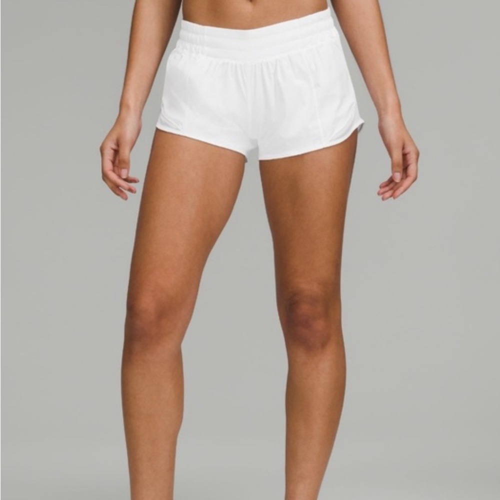 Lululemon low rise hotty hot shorts 2.5” white size 6